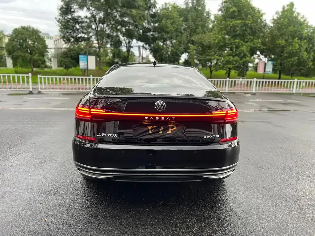 Volkswagen Passat — фото 6