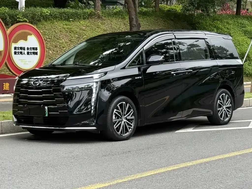 GAC Motor 传祺E8 PHEV — фото 1
