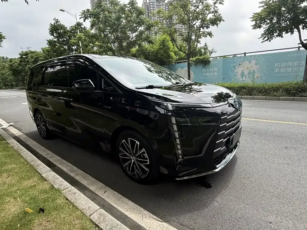 GAC Motor 传祺E8 PHEV — фото 8