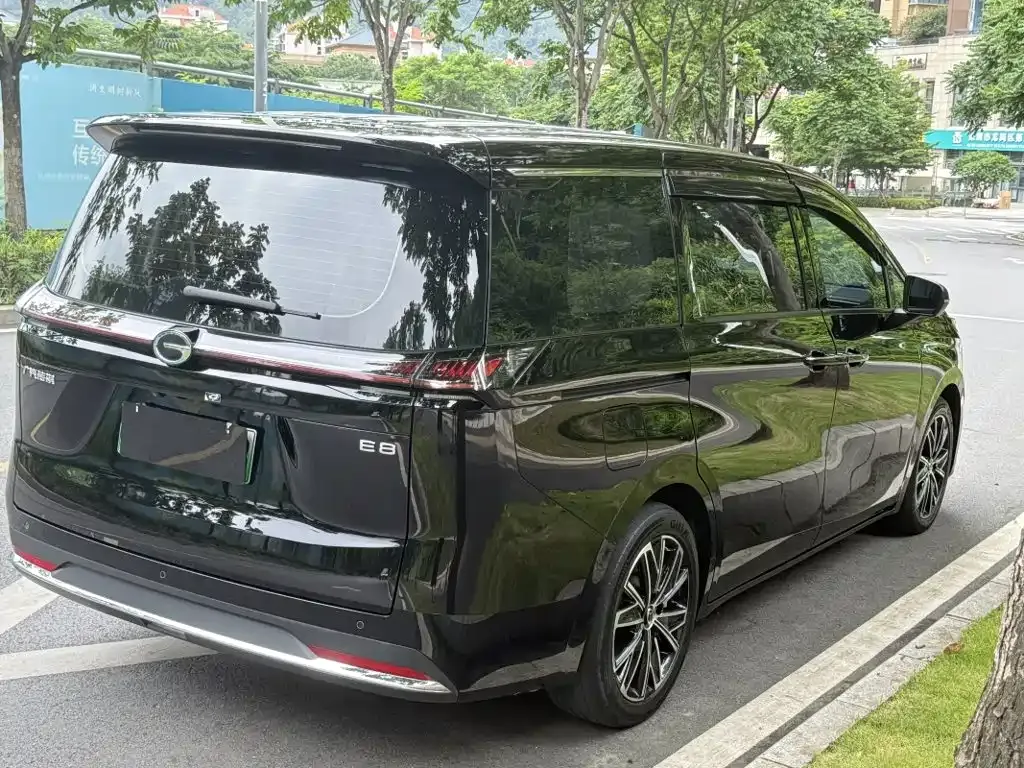 GAC Motor 传祺E8 PHEV — фото 3