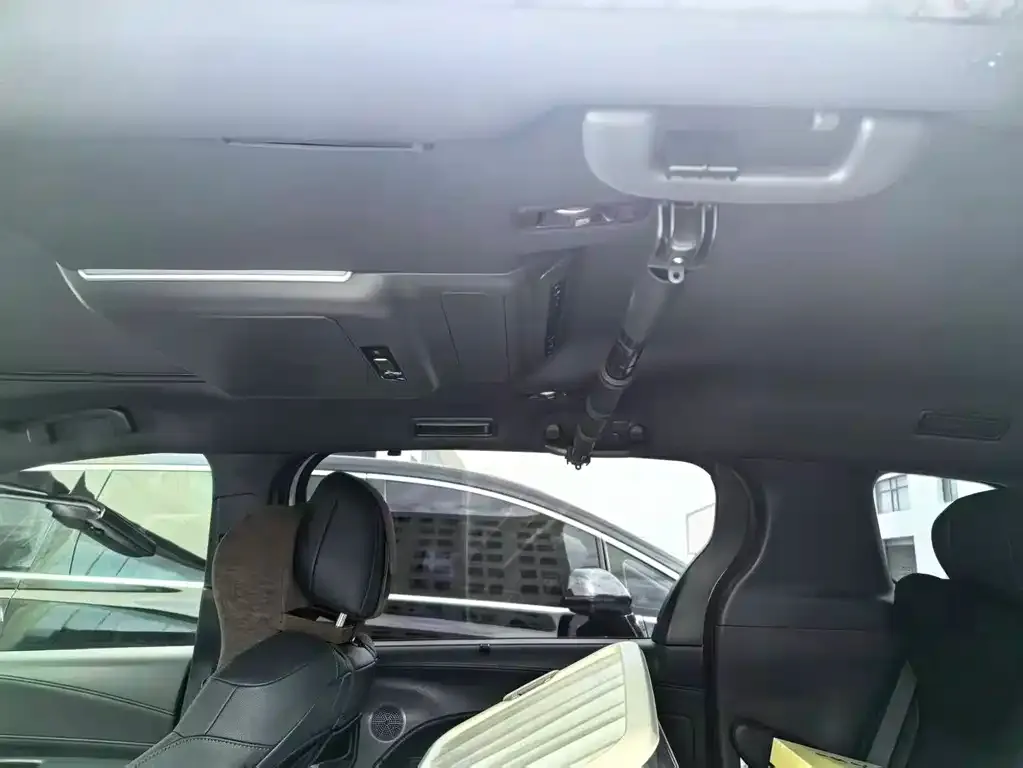 Toyota Sienna — фото 2