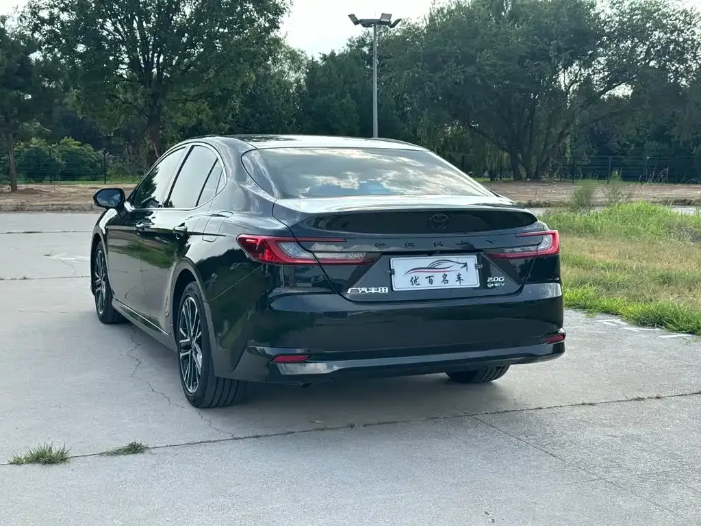 Toyota Camry — фото 8