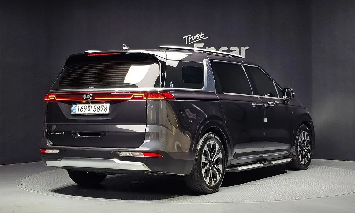 Kia Carnival — фото 10