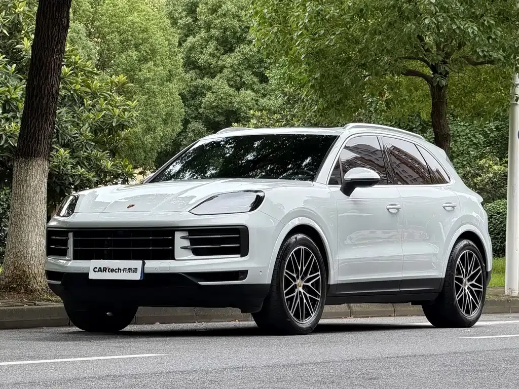 Porsche Cayenne — фото 1