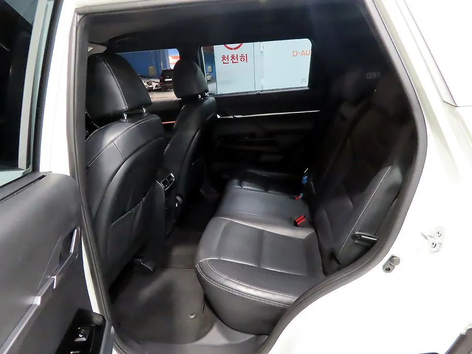 KG Mobility (Ssangyong) Torres — фото 6