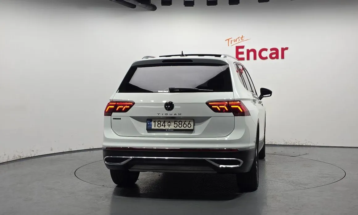 Volkswagen Tiguan — фото 7