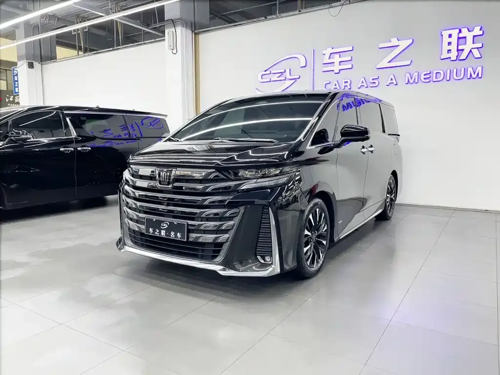 Toyota Vellfire — фото 3