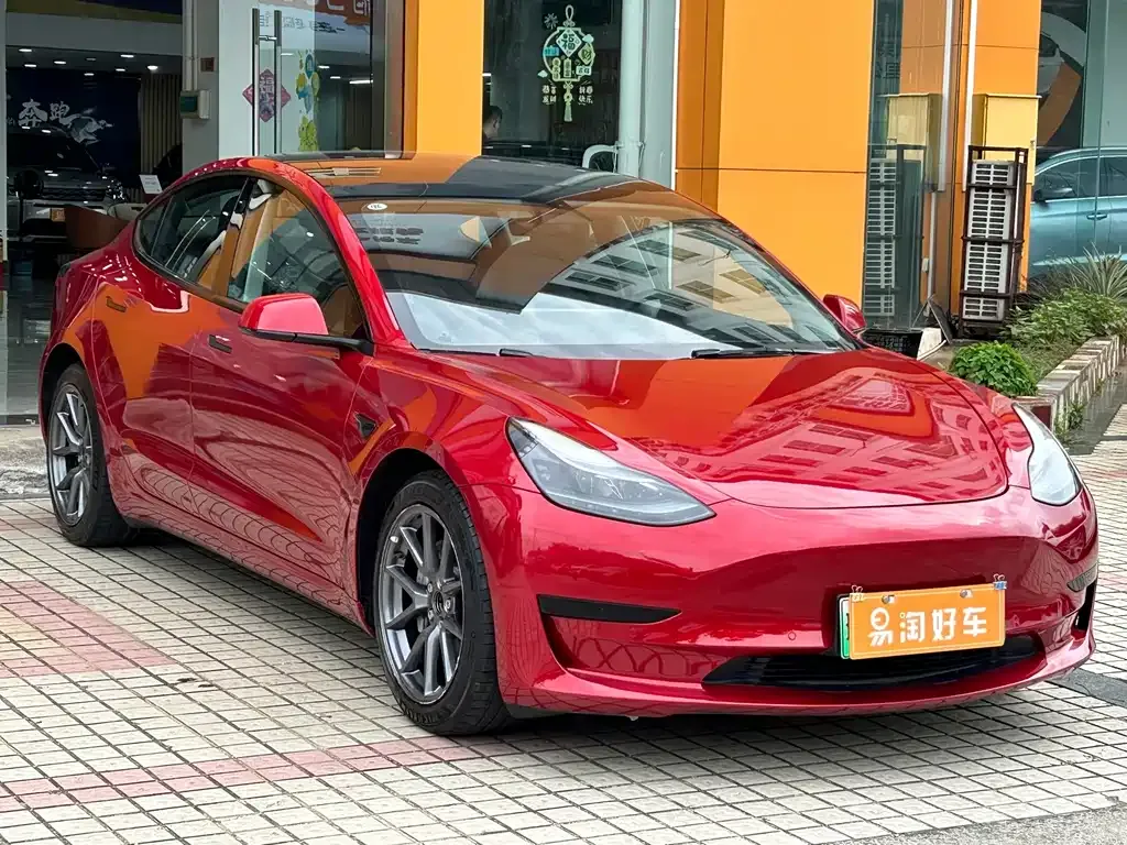 Tesla Model 3 — фото 5