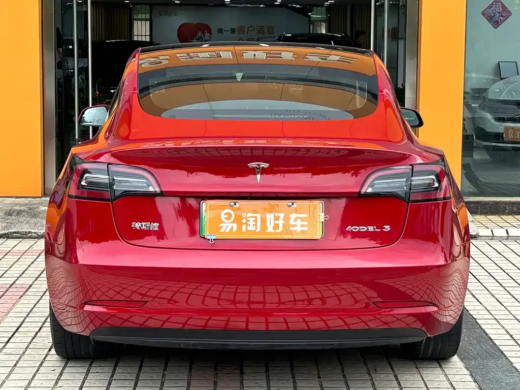 Tesla Model 3 — фото 2
