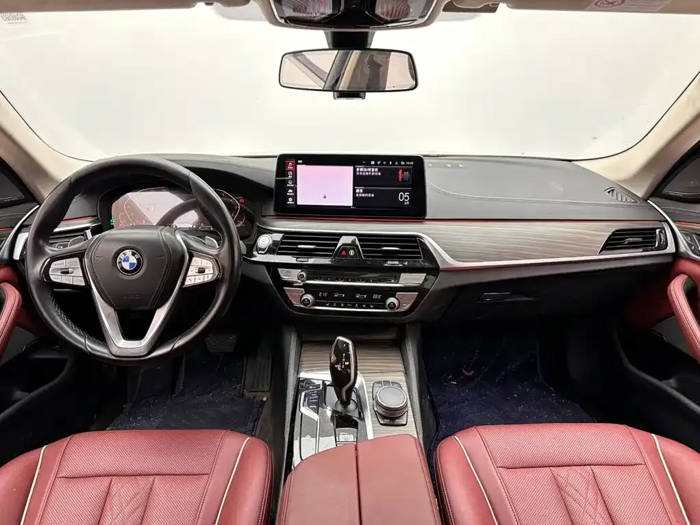BMW 5 Series — фото 10