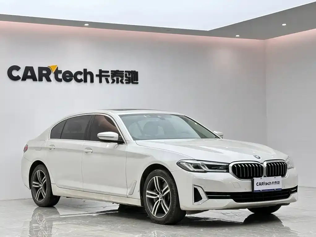 BMW 5 Series — фото 9