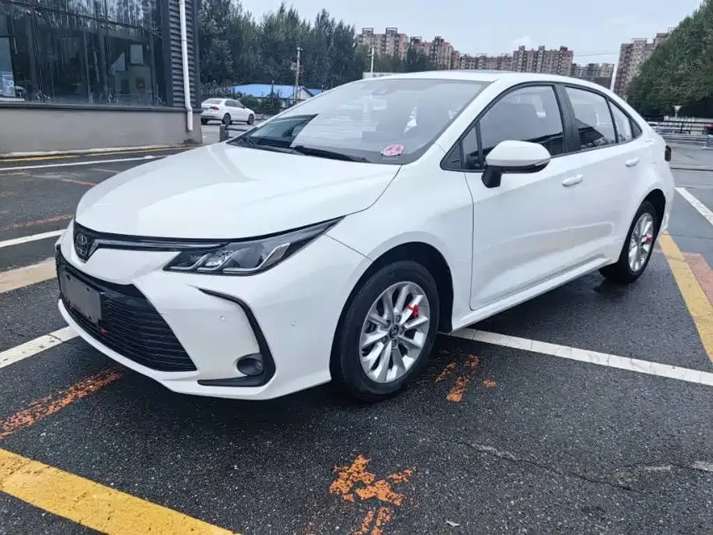 Toyota Corolla — фото 1
