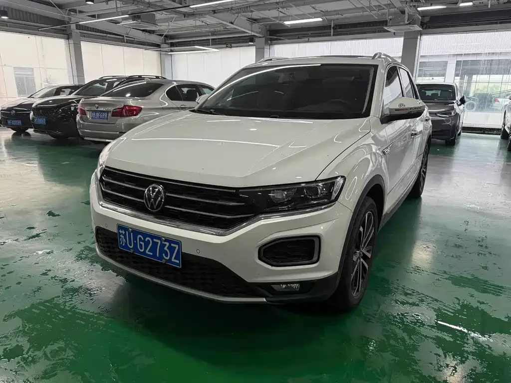 Volkswagen T-Roc — фото 1