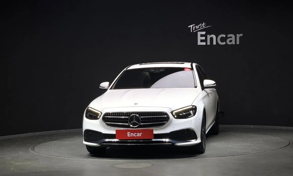 Mercedes-Benz E-Class — фото 4