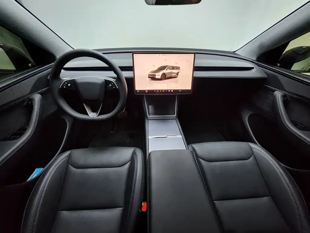 Tesla Model Y — фото 7