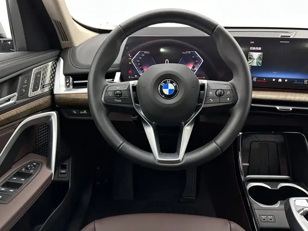 BMW X1 — фото 10