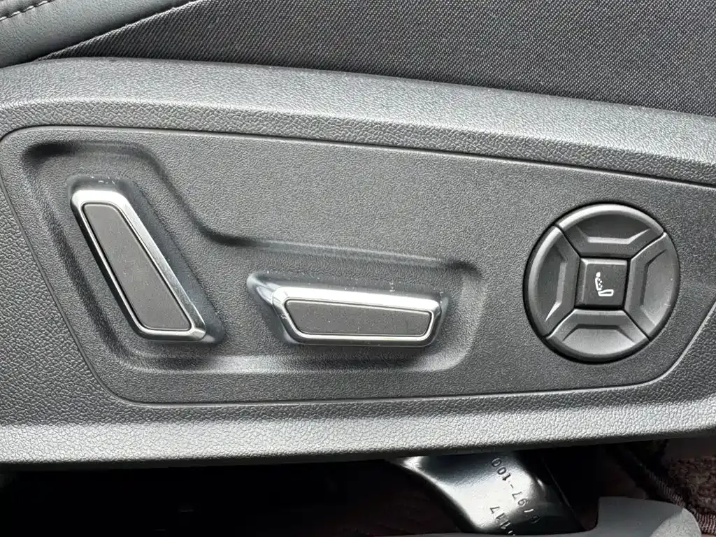 Audi A6L — фото 10