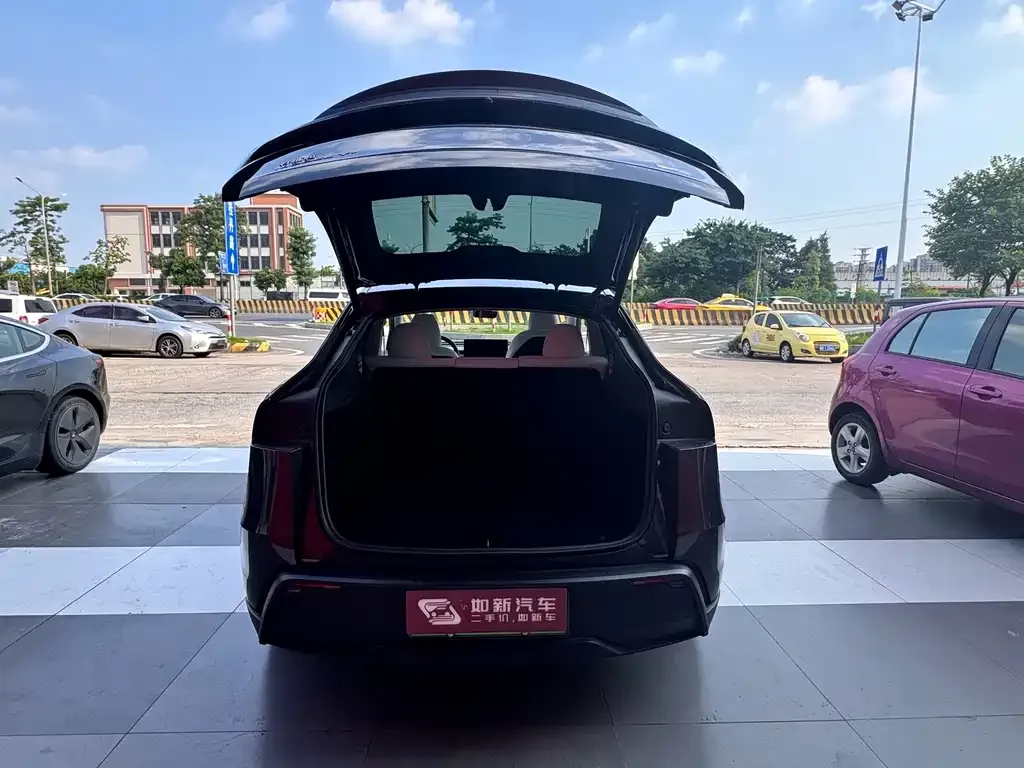 Tesla Model Y — фото 2