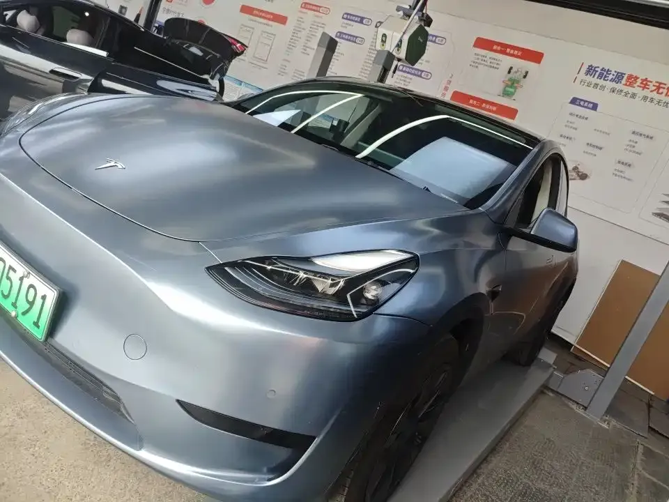 Tesla Model Y — фото 1