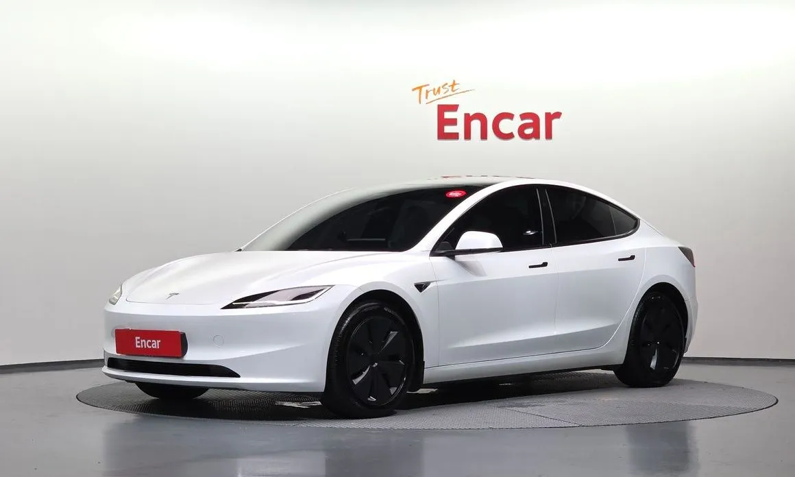 Tesla Model 3 — фото 1