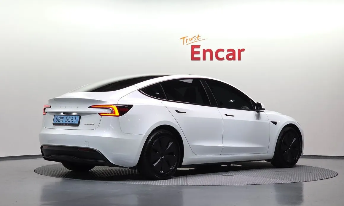 Tesla Model 3 — фото 4