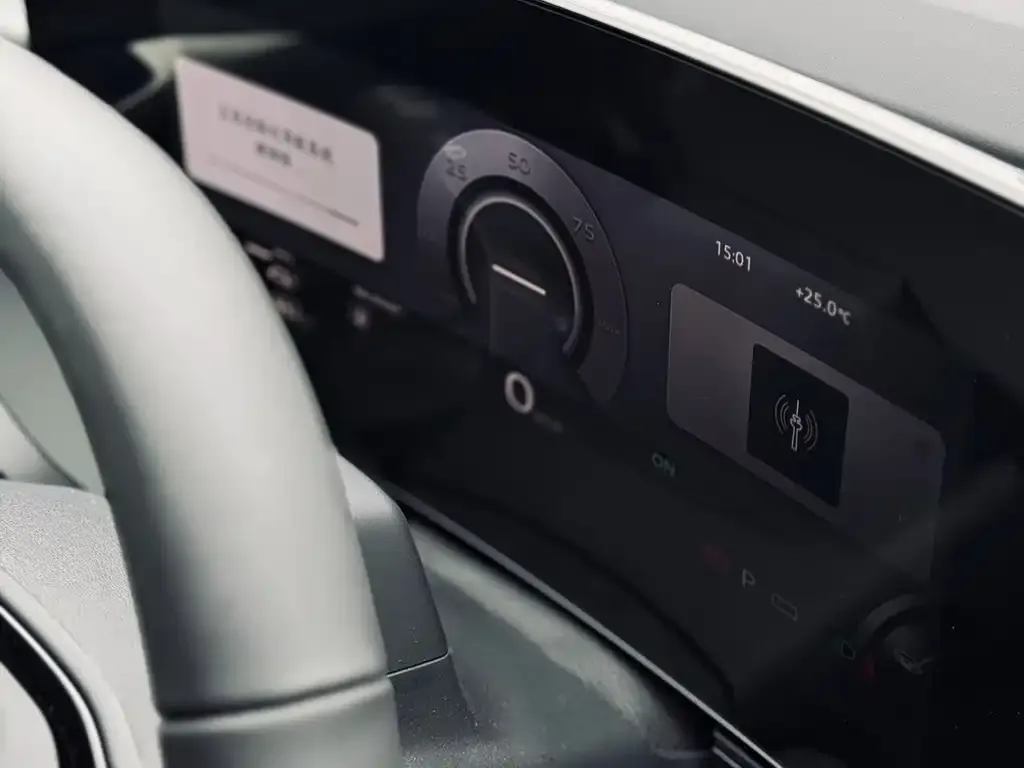 Audi 奥迪A6L e-tron — фото 9
