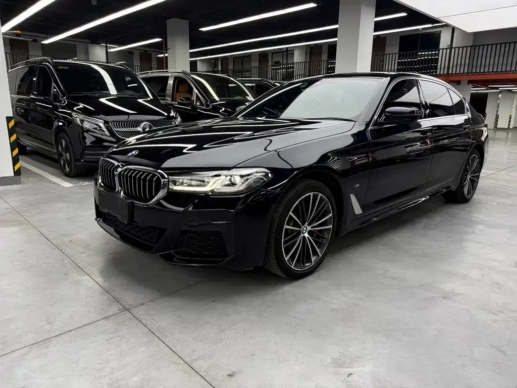 BMW 5 Series — фото 1