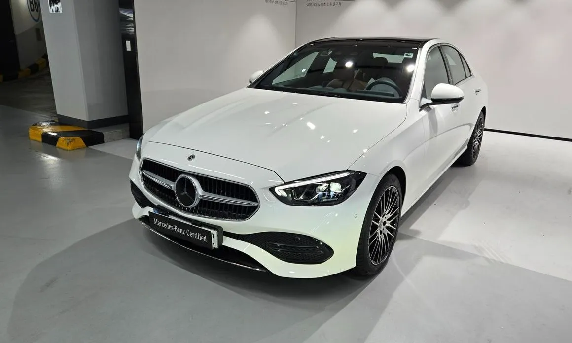 Mercedes-Benz C-Class C200 Avantgarde 1