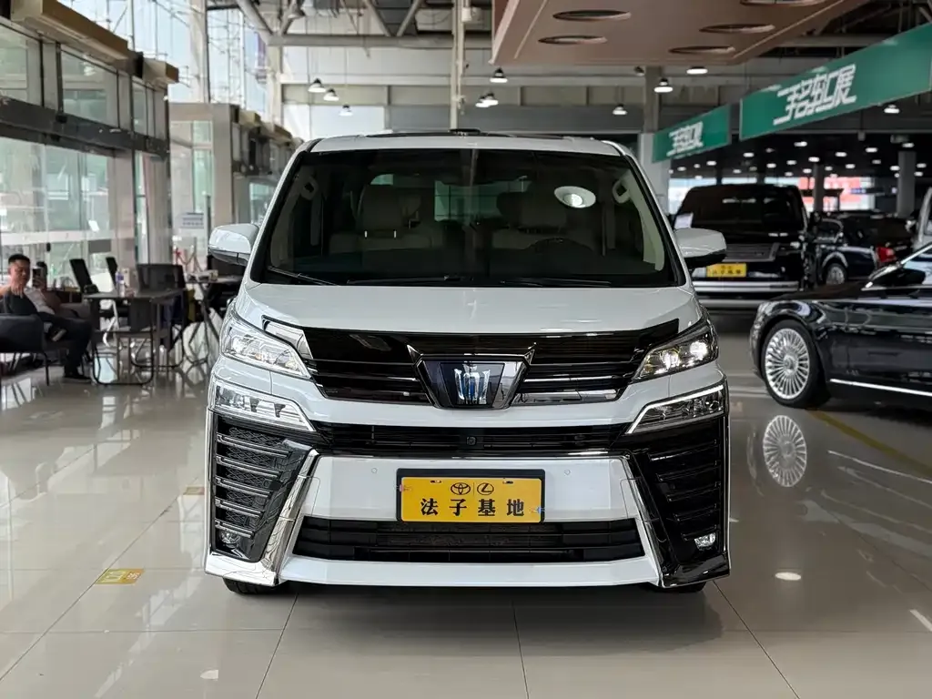 Toyota Vellfire — фото 4