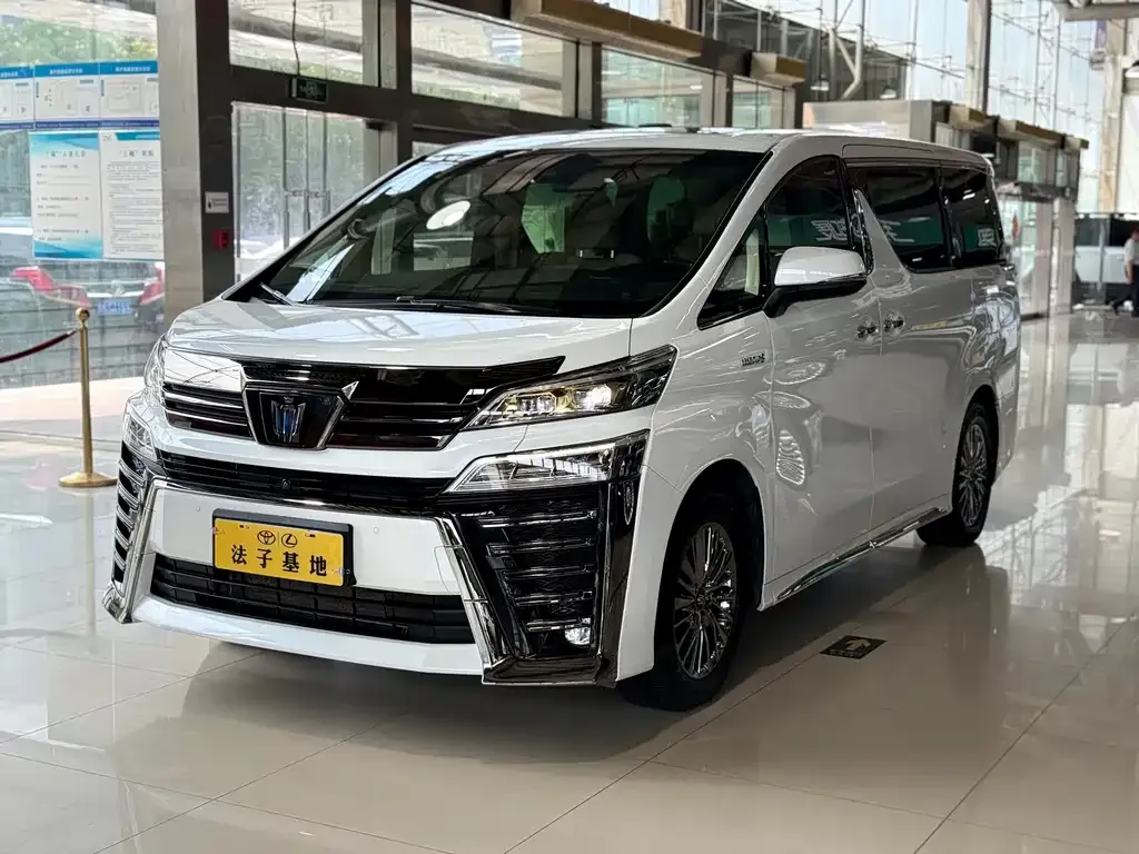 Toyota Vellfire — фото 3