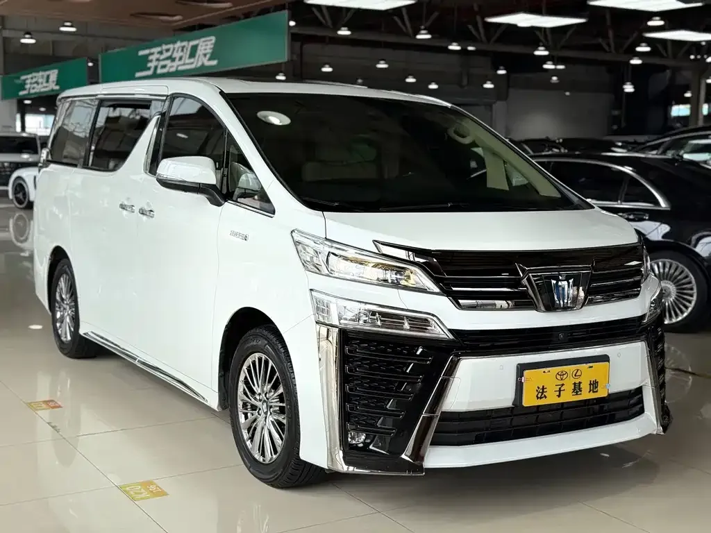 Toyota Vellfire — фото 5