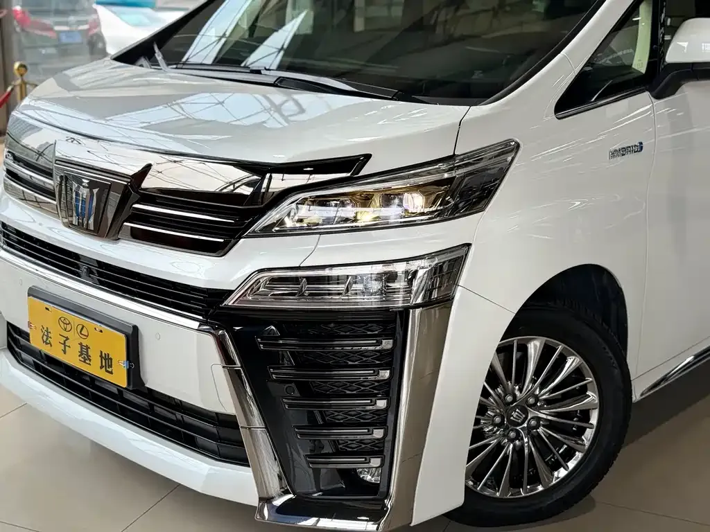 Toyota Vellfire — фото 2