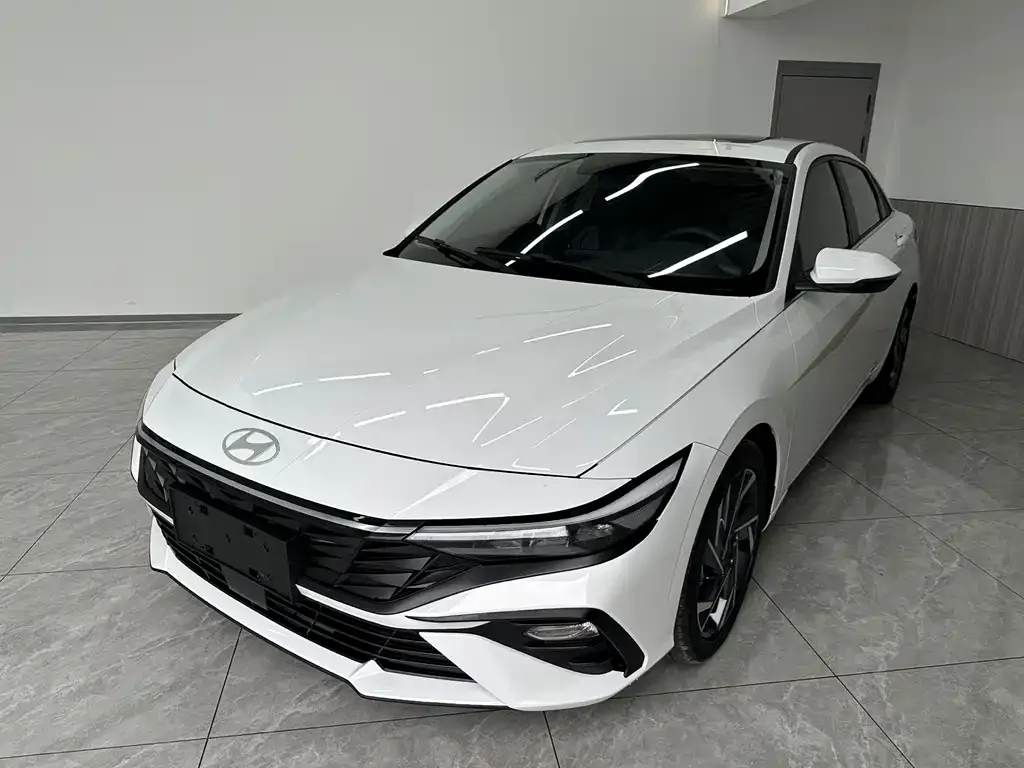 Hyundai Elantra — фото 8
