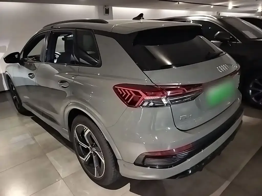 Audi Q4 e-tron — фото 8