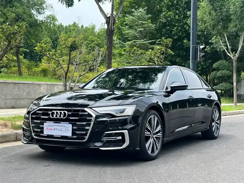 Audi A6L — фото 1