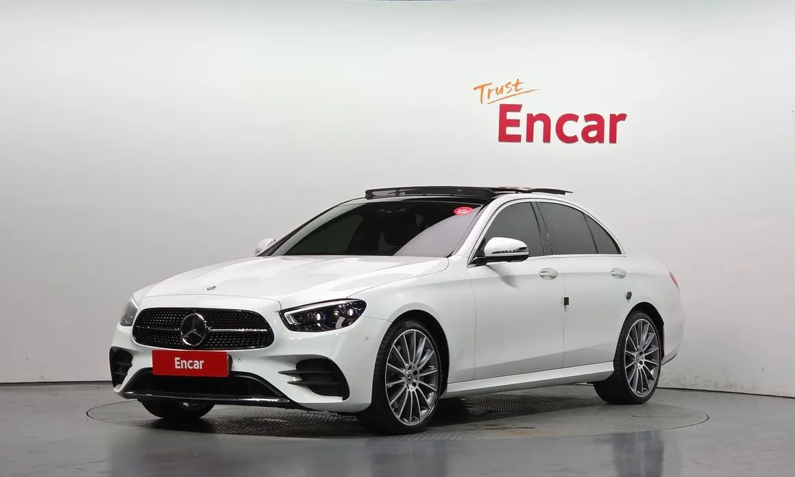 Mercedes-Benz E-Class — фото 1