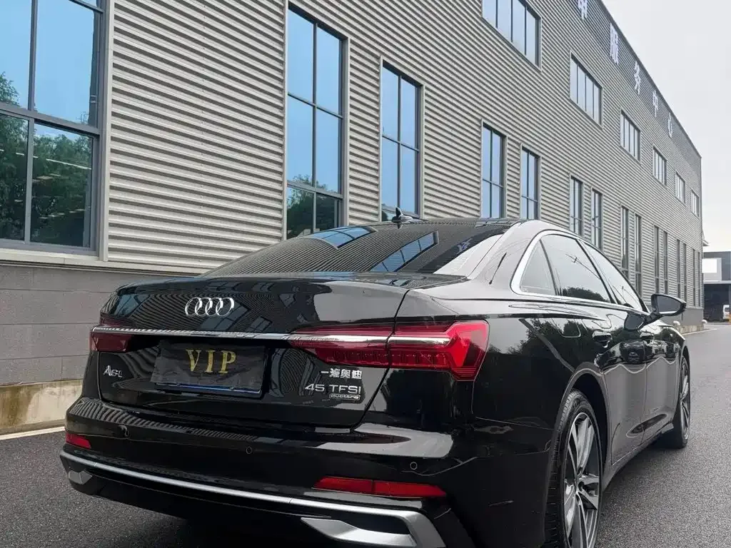 Audi A6L — фото 7