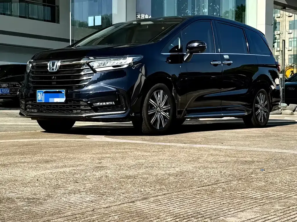 Honda Odyssey — фото 1