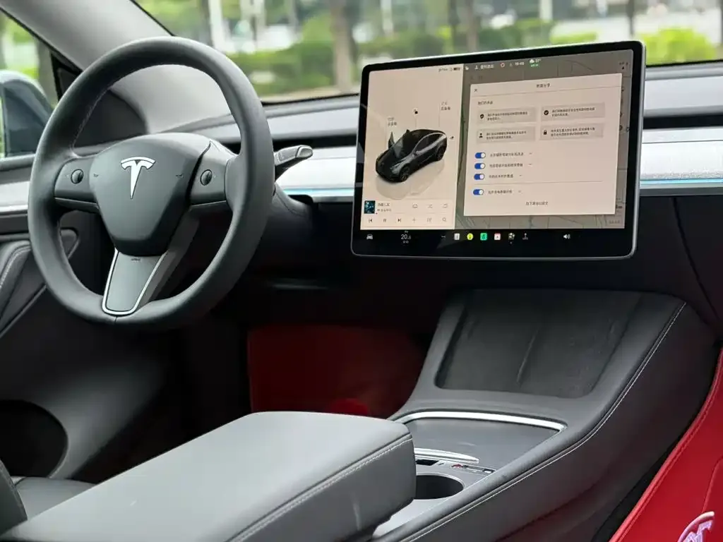 Tesla Model Y — фото 4