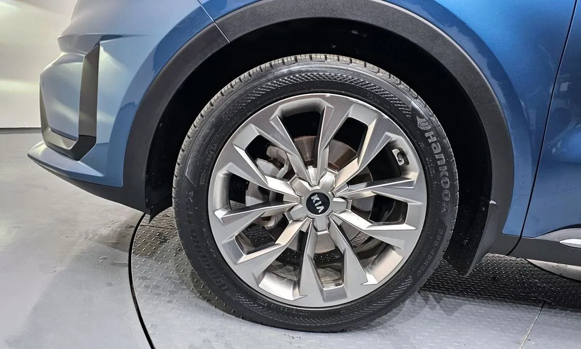 Kia Sorento — фото 5