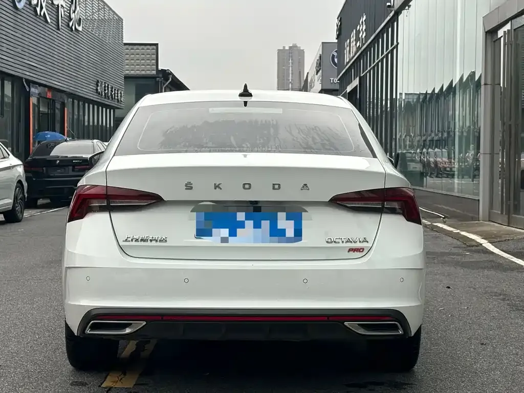 Skoda Octavia — фото 3