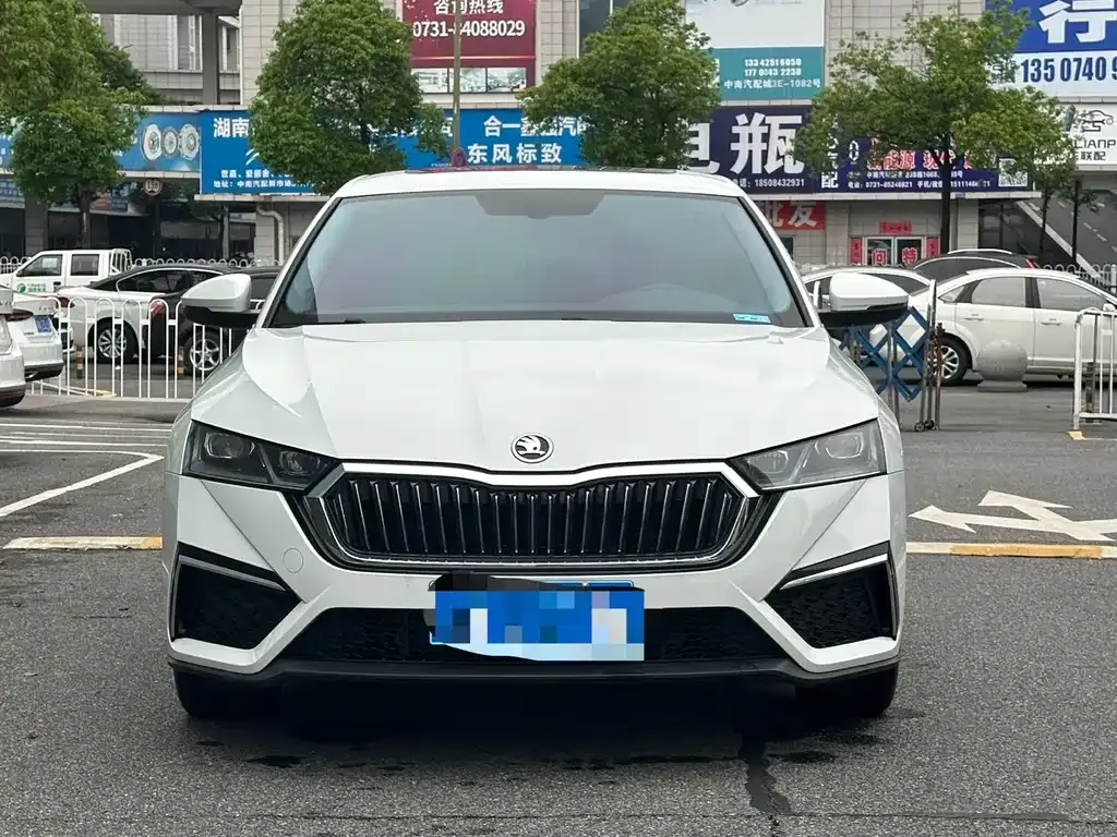 Skoda Octavia — фото 10