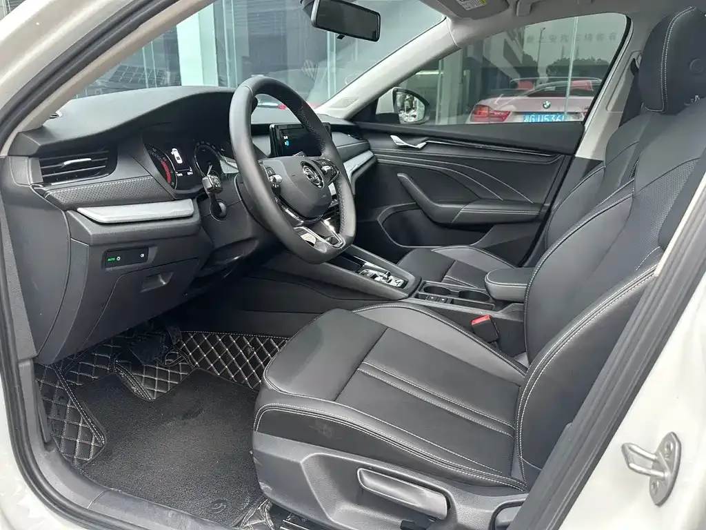 Skoda Octavia — фото 9