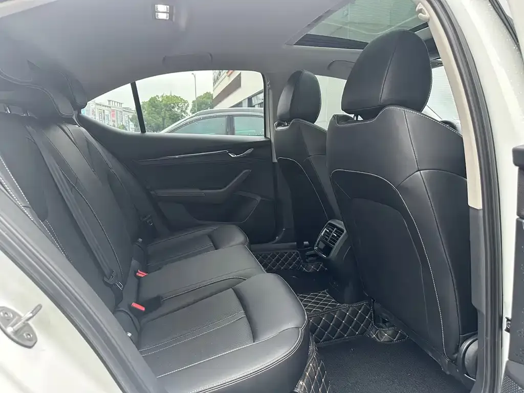 Skoda Octavia — фото 5