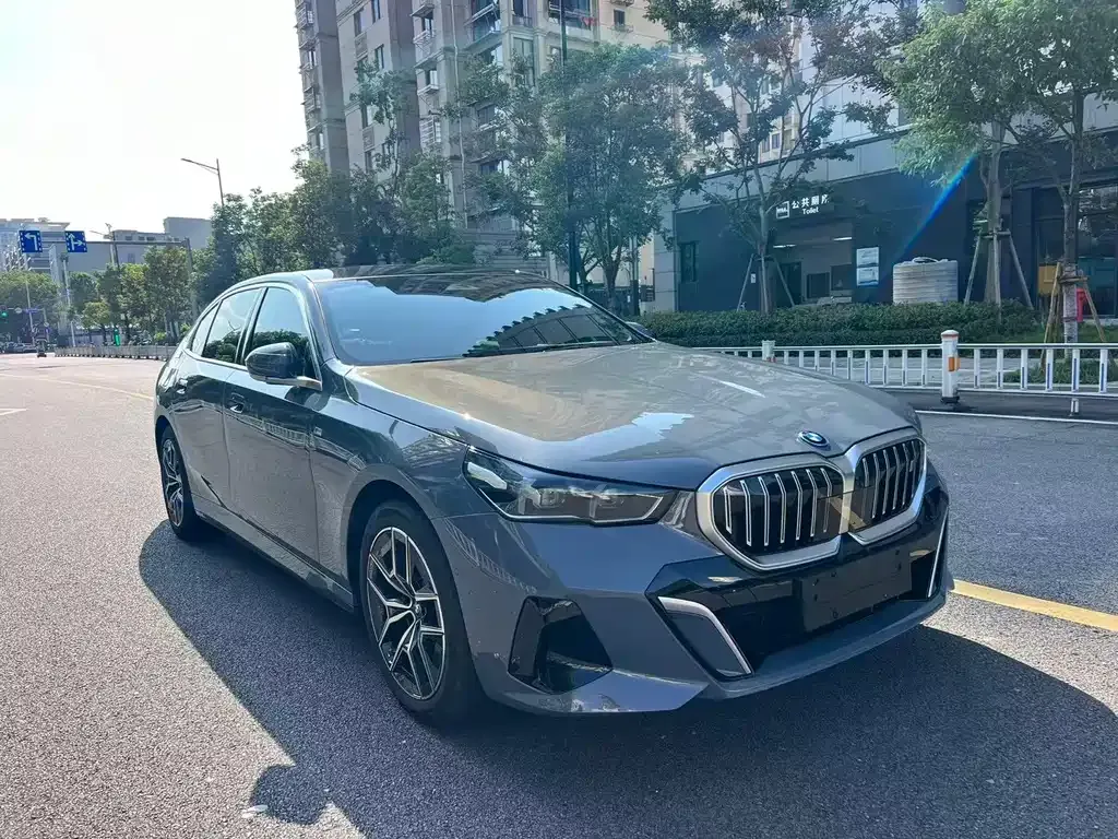 BMW i5 — фото 7