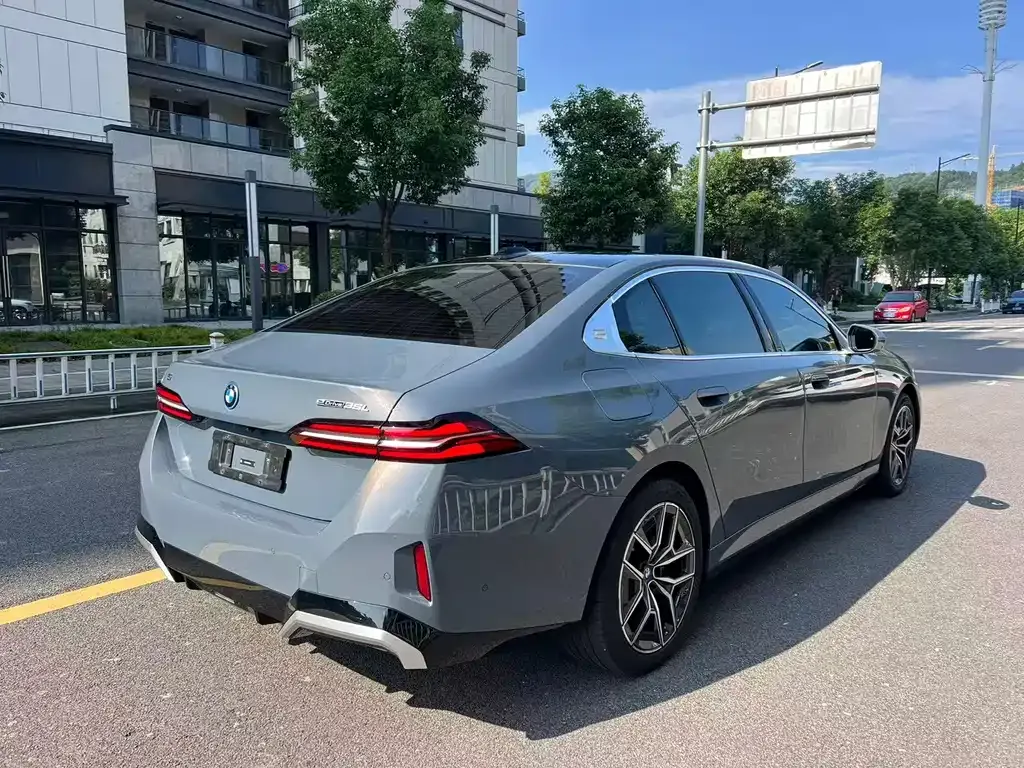 BMW i5 — фото 10