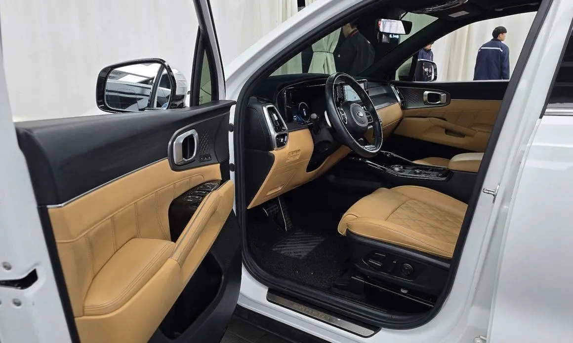 Kia Sorento — фото 7