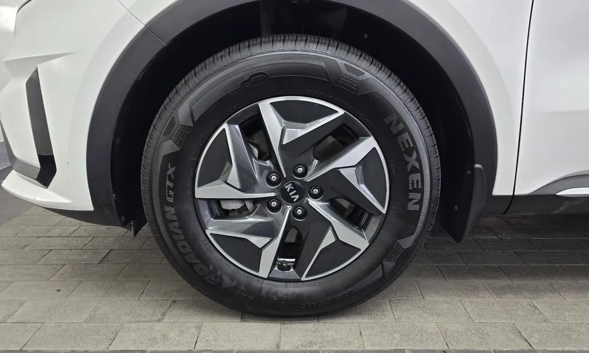 Kia Sorento — фото 6