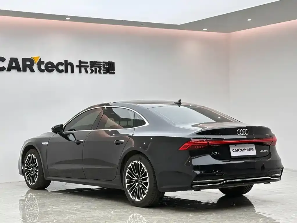 Audi A7L — фото 6