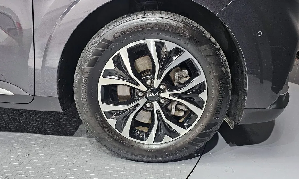 Kia Carnival — фото 10